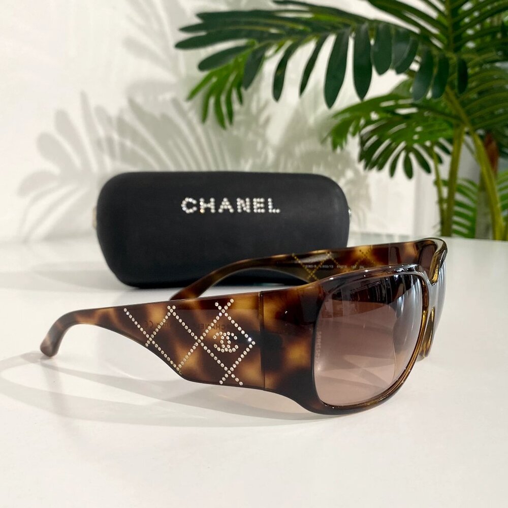 CHANEL Tortoiseshell Brown Crystal Logo Oversized Sunglasses